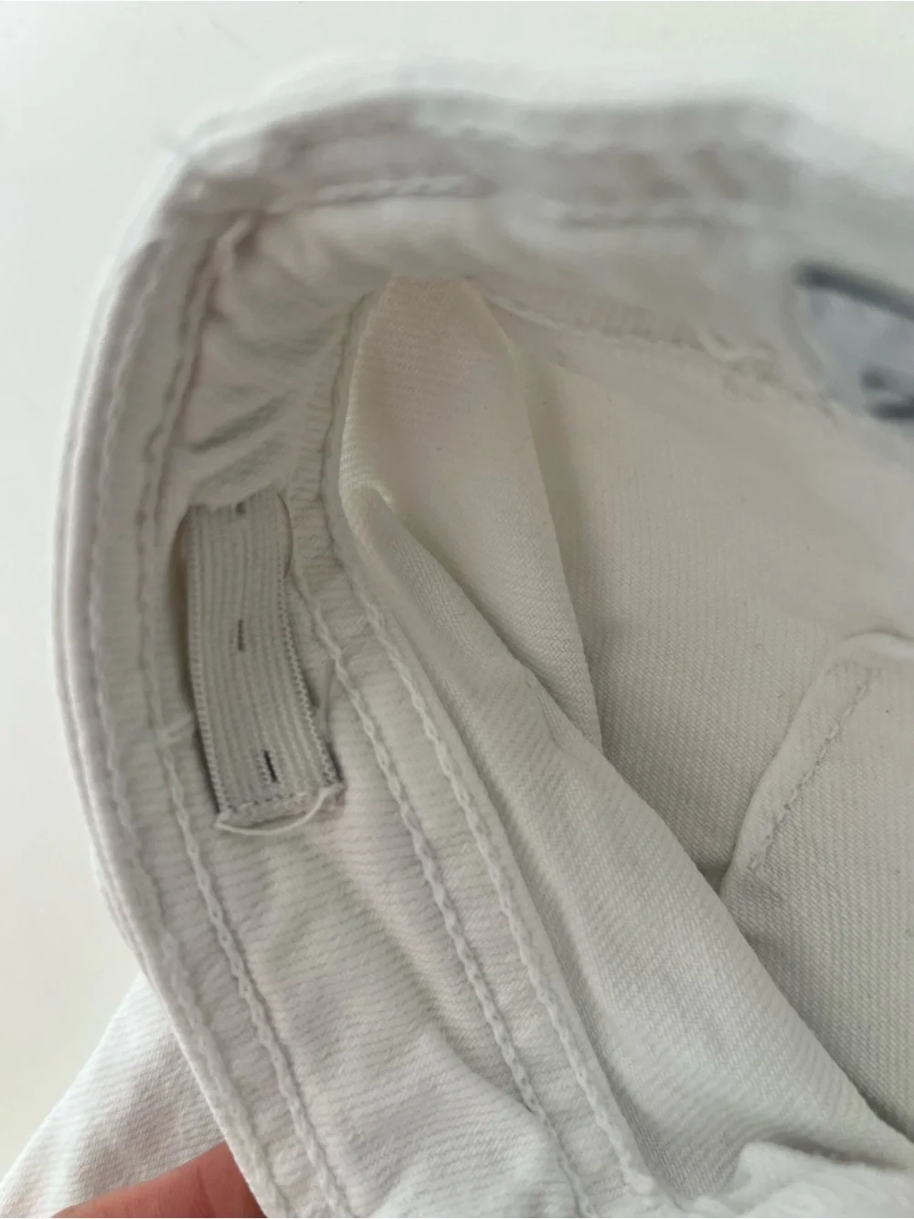 Girls Zara wide-Leg White jeans with raw hem bottom